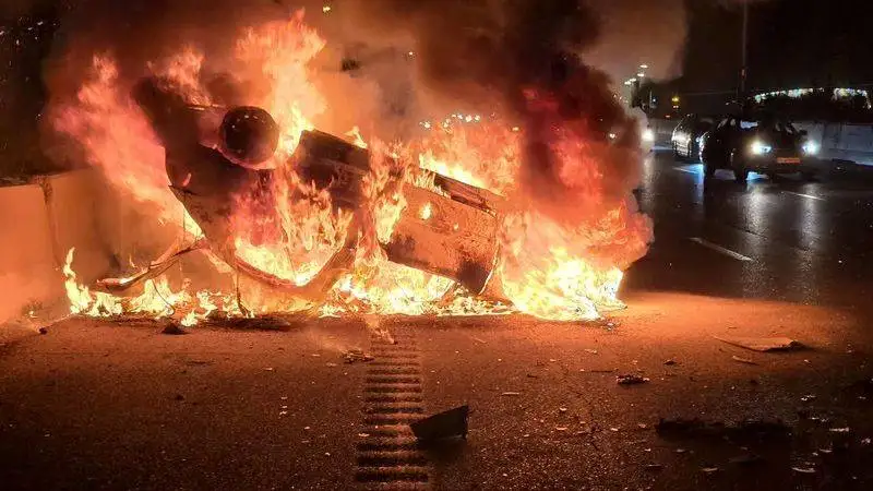 حادثه ناگوار رانندگی در حوالی شهرک واوان - راننده زنده زنده در آتش سوخت + تصاویر