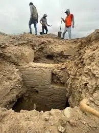 بیرون آمدن حکاکی استثنایی 3 هزار ساله از زیر یک تپه - عکس
