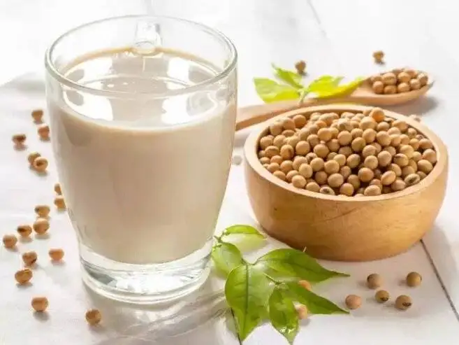 شیر سویا چگونه درست می شود ؟ ؛ روش تهیه شیر سویا در منزل