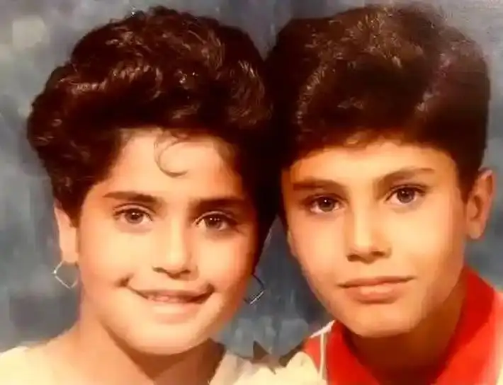  سفر در زمان - عکس دیدنی (الناز شاکردوست) در 8 سالگی در کنار برادرش 