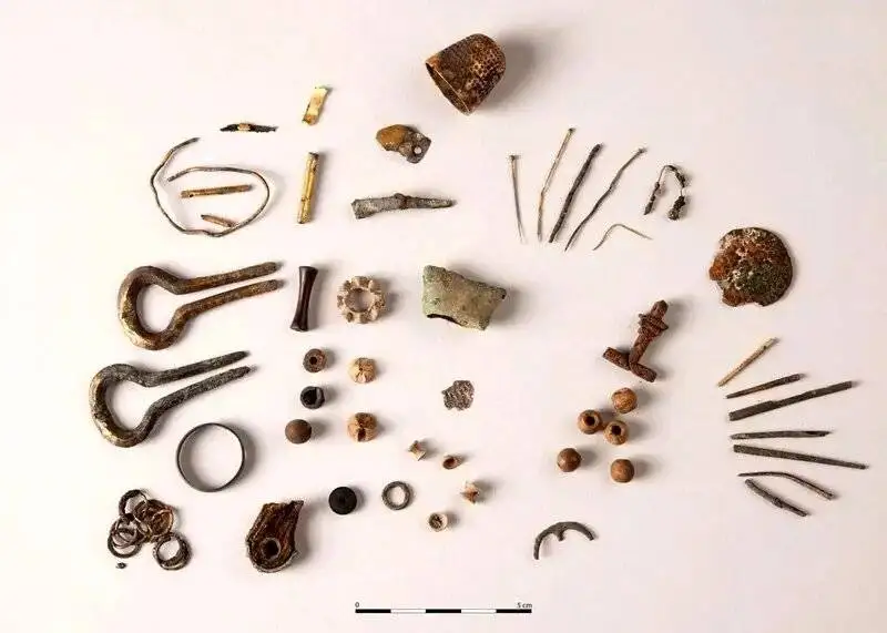 پیدا شدن بقایای قلعۀ قرون وسطایی زیر یک عمارت خصوصی - عکس