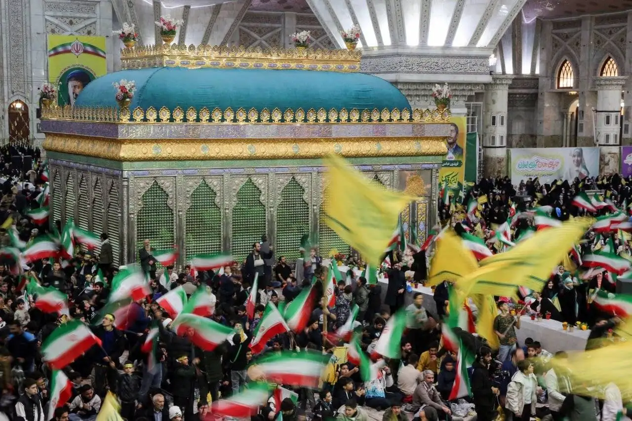 خبر نسل چهارم، پای کار انقلاب