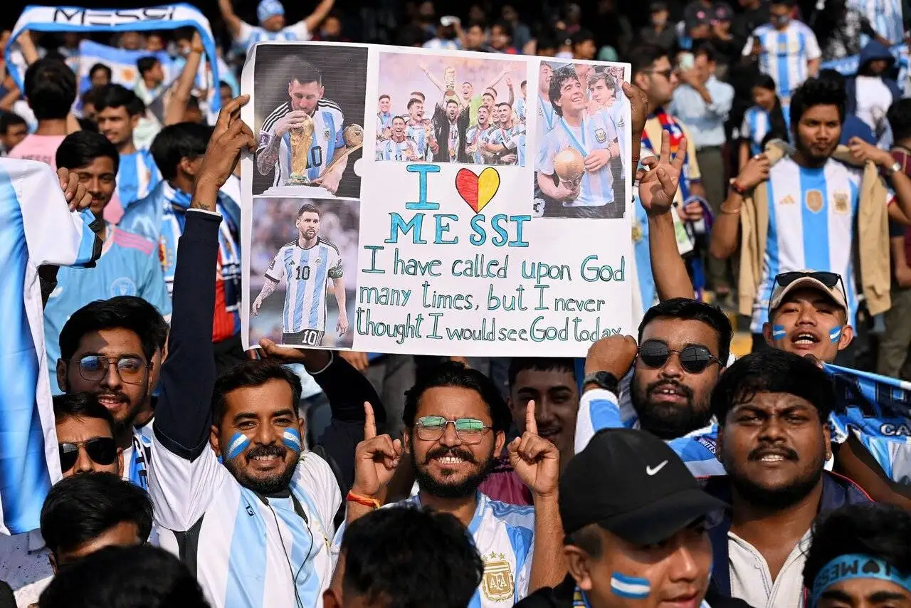 تصویر - لیونل مسی! آرزوی من لمس کردن تو است!