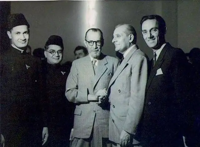 مردی که از هنر و سیاست شاهکار ساخت