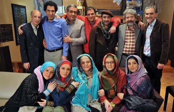 تصاویر یادگاری و رابطه صمیمی بازیگران سریال ساختمان پزشکان در پشت صحنه - چه انرژی خوبی داشتن!