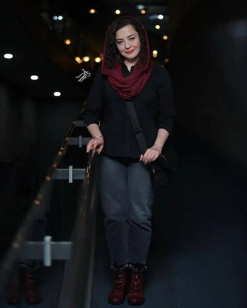 استایل پاییزی مهراوه شریفی نیا در اکران فیلم جدیدش - سادگی و دقت استایلی شیک ساخت