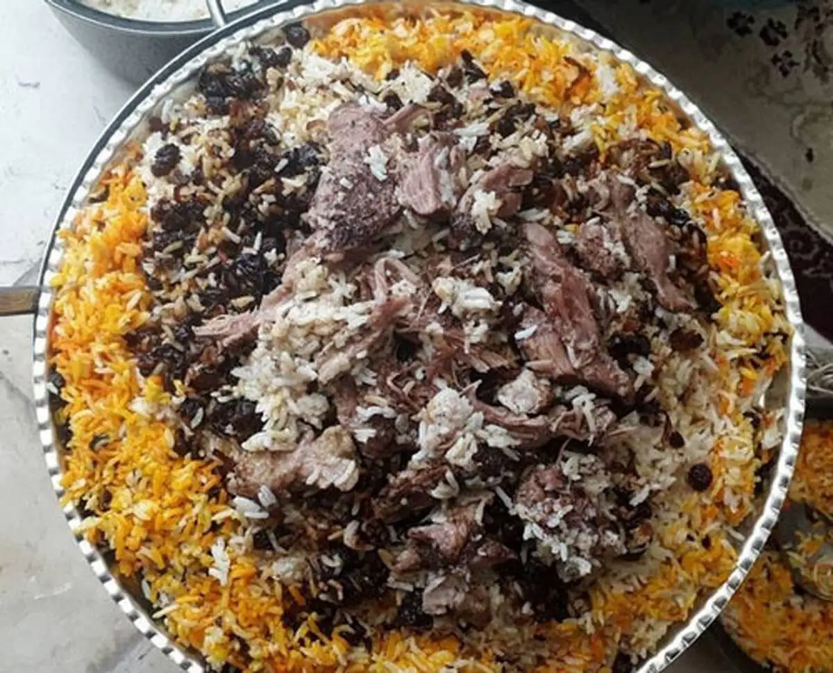 درست کردن ته چین گرمساری مجلسی ؛ غذای اصیل کوچ نشین ها