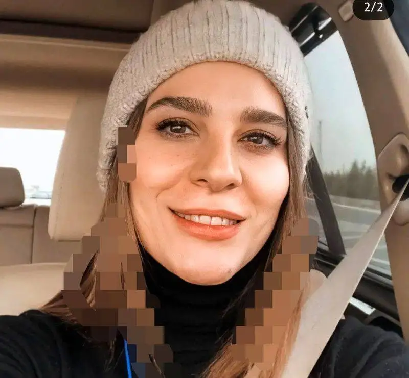 عکس - سلفی سحر دولتشاهی در خودرواش با یک روحیه خوب