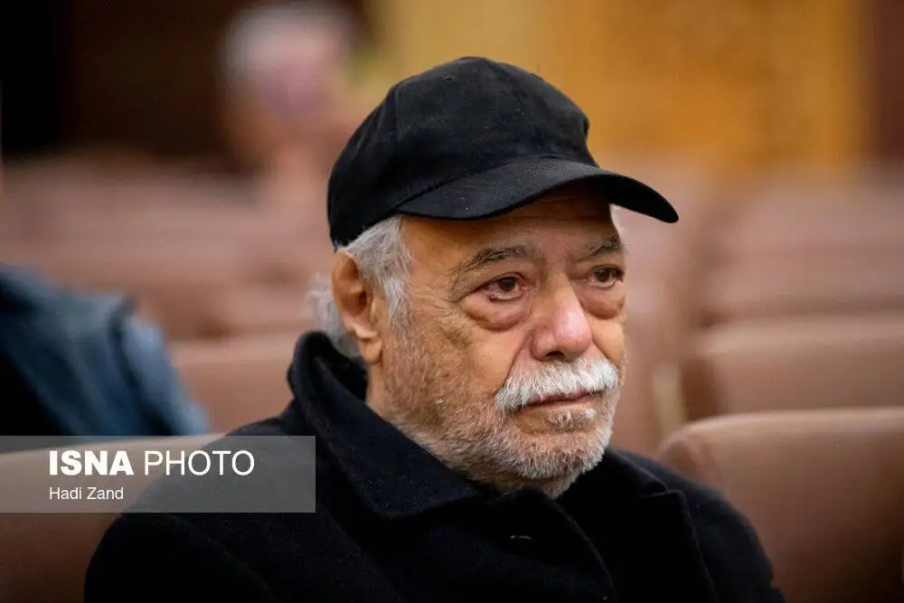 مراسم یادبود هادی مرزبان با حضور هنرمندان - از اکبر زنجانپور تا حامد کمیلی