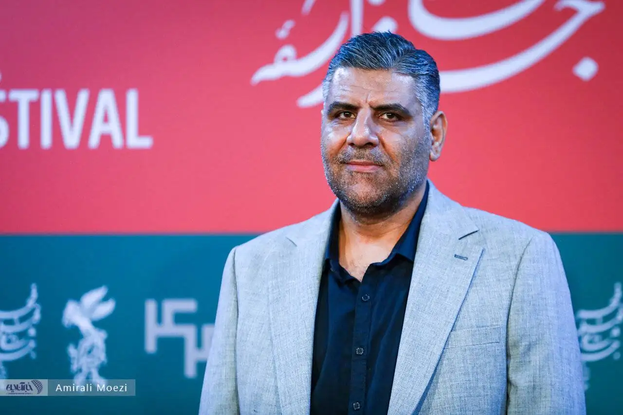 تصاویر - از بغض و ناراحتی تا ماجرای کاهش وزن آقای بازیگر؛ فتوکال و جلسه خبری فیلم سینمایی (پل) در جشنواره فجر