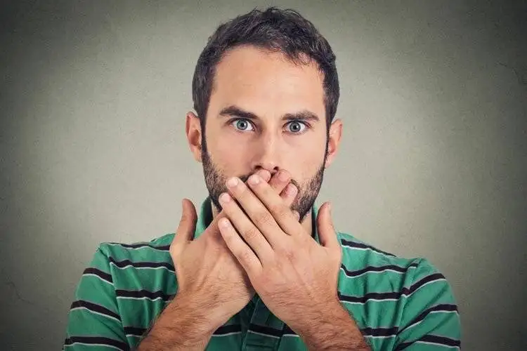 8 هشدار سکسکه که باید جدی بگیرید