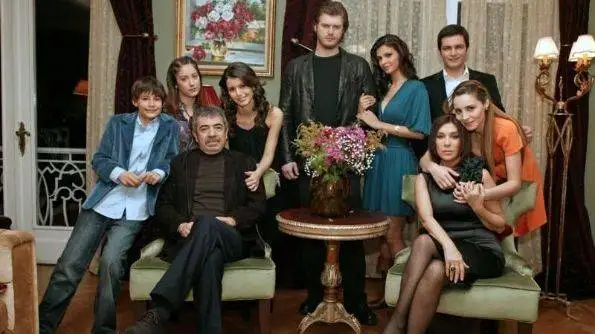 حضور بازیگران سریال عشق ممنوع بعد از 17 سال در جشن افتتاحیه یک فیلم 