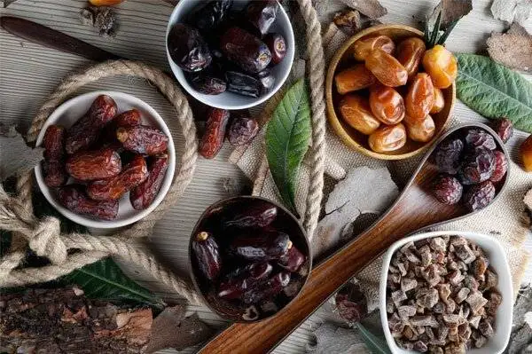 دیابتی ها با چای چه بخورند؟ - خرما بدترین، استویا بهترین - تنقلاتی با بیشترین خیز قندی