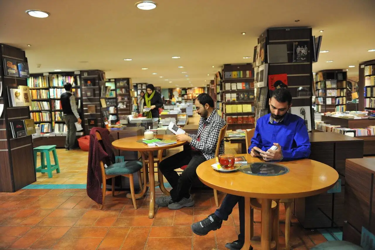 تأثیر رسانه های اجتماعی بر تجربه خواندن: از شمارش کتاب ها تا کیفیت مطالعه