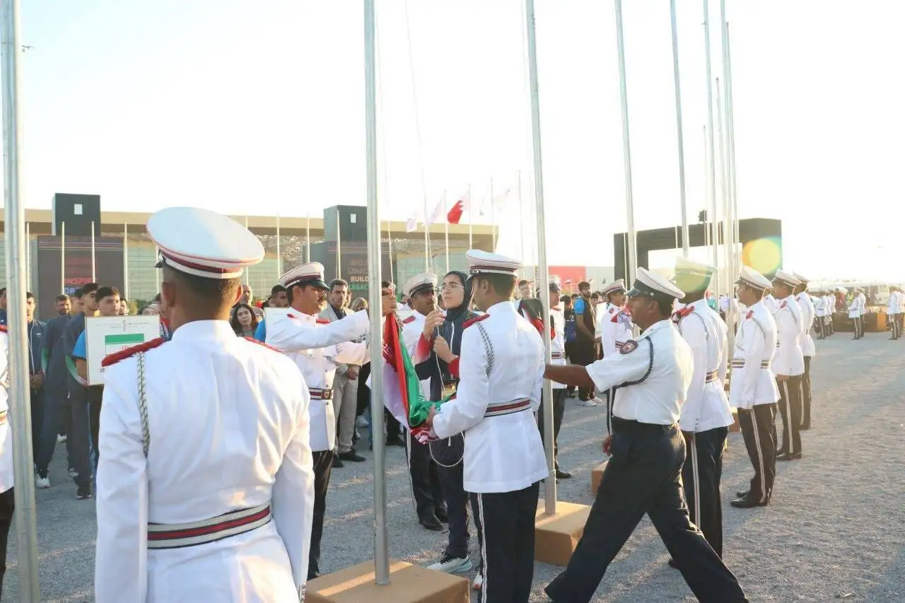 عکس - اهتزاز پرچم ایران در بحرین