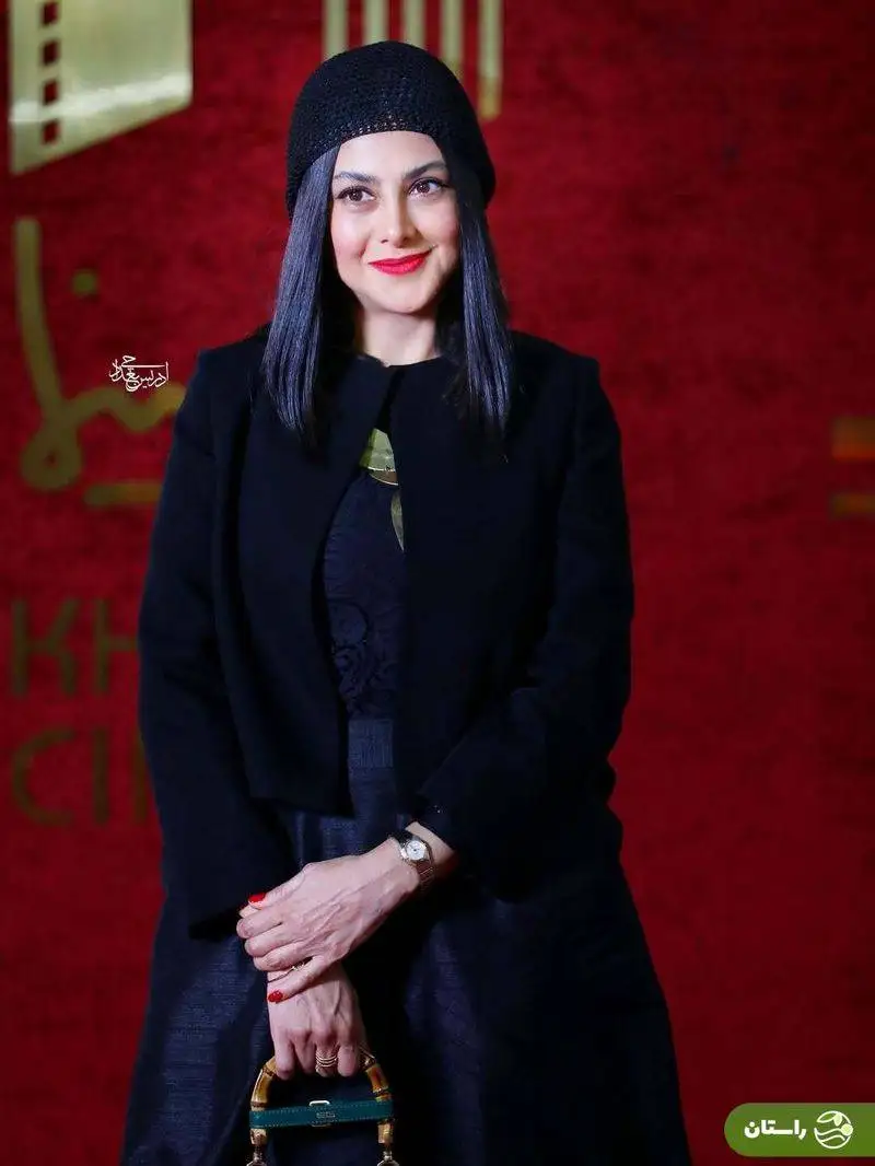 تصاویر - آزاده صمدی بازیگر شارچی خوش استایل ترین خانم بازیگ درمراسم روز ملی سینما - درس شیک پوشی داد تا ...