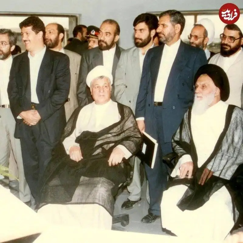 تصویر - تصویری جالب از اسحاق جهانگیری در کنار مرحوم هاشمی رفسنجانی در روز ورود محموله کامپیوتر به ایران در دهه 70