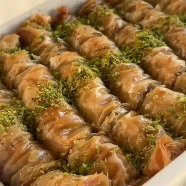 دلیل اصلی خمیر شدن باقلواهای خانگی چیست؟