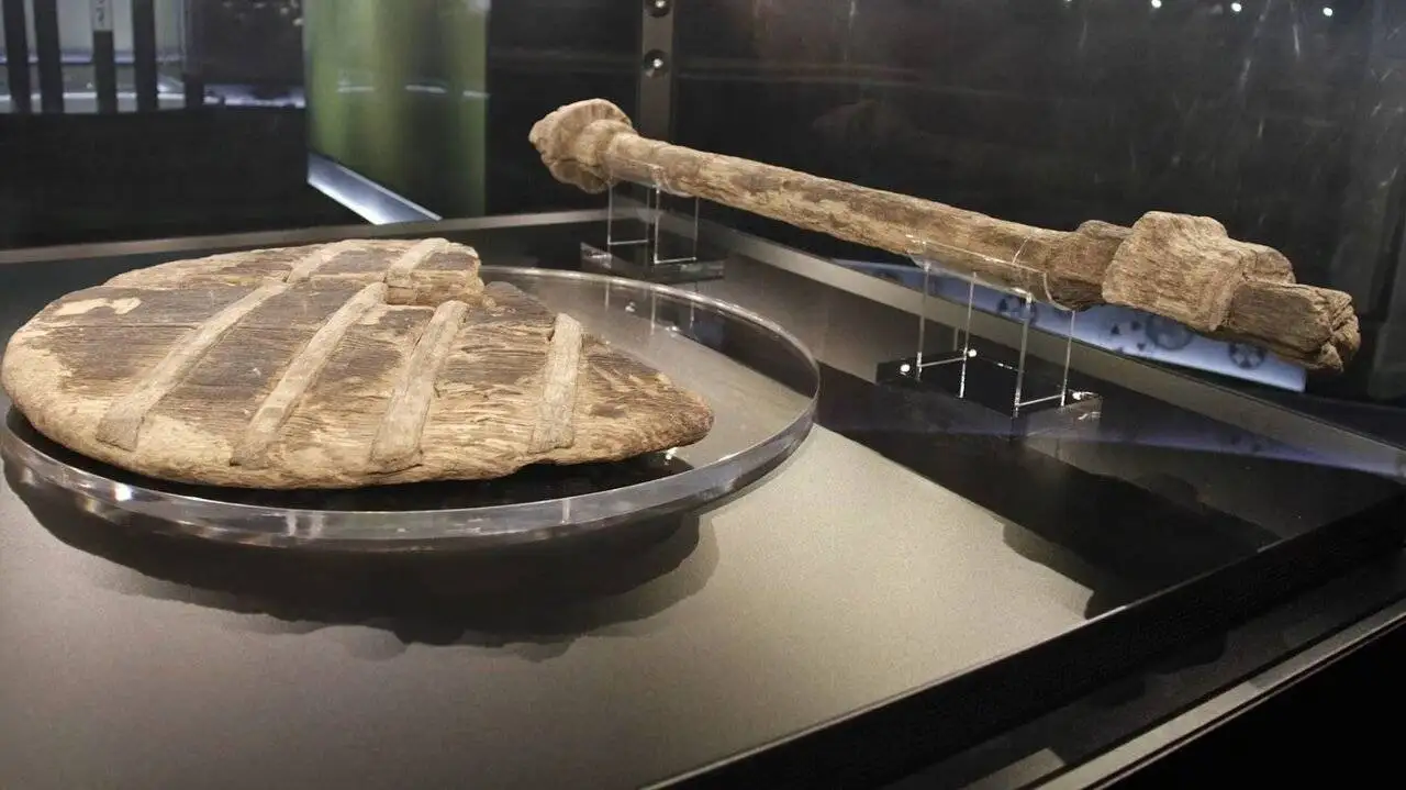 کهن ترین ساخته های دست بشر ؛ از مرد شیری 40 هزار ساله تا چرخ 5 هزار ساله + عکس