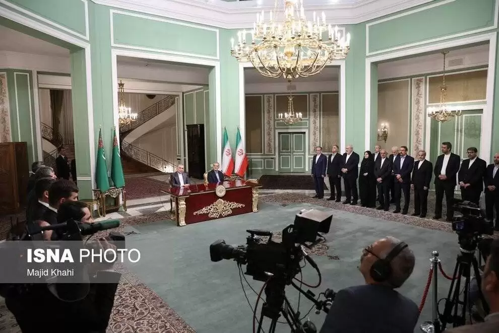 تصاویر - امضای 4 سند همکاری مشترک میان ایران و ترکمنستان