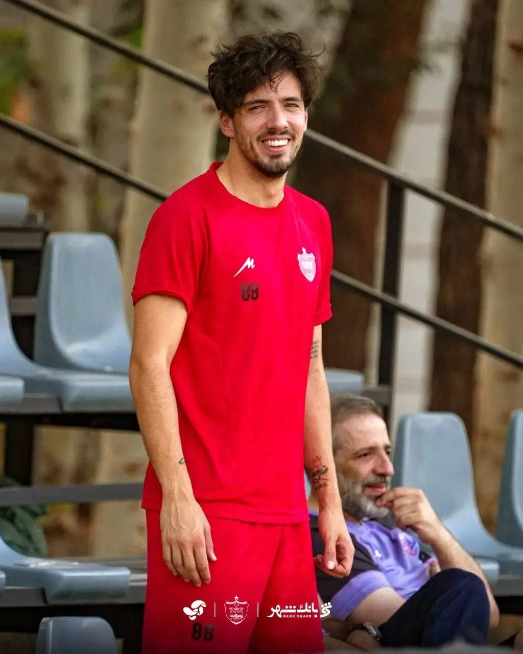 عکس - پرسپولیس بالاخره تکمیل شد
