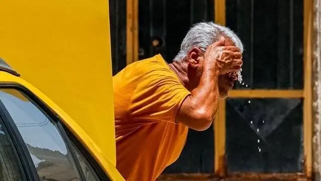 توصیه هایی برای جلوگیری از عرق سوز شدن - چه کنیم که گرمازده نشویم؟