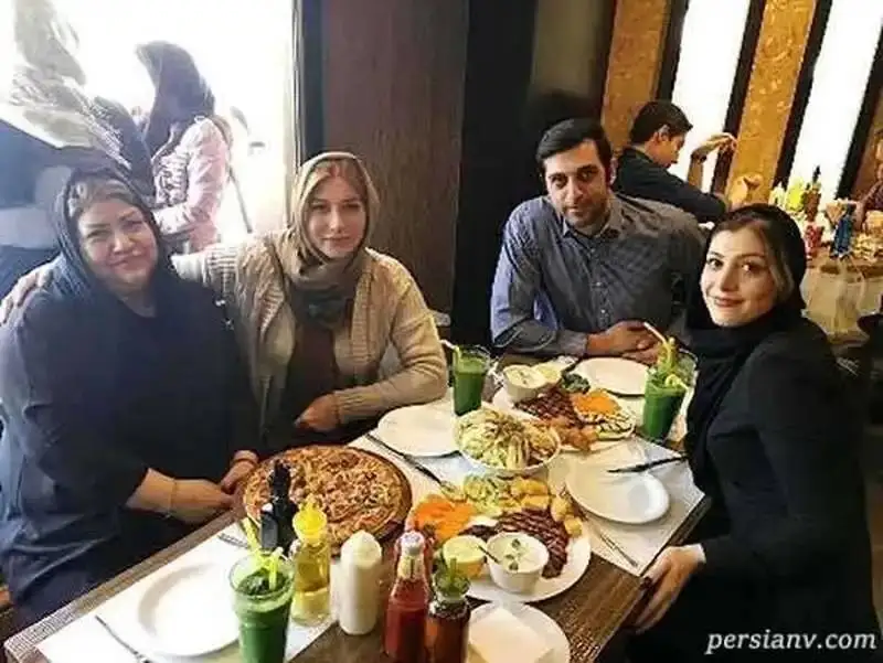 عکس سفر در زمان - قاب خانوادگی فریبا نادری با شوهر اولش ...