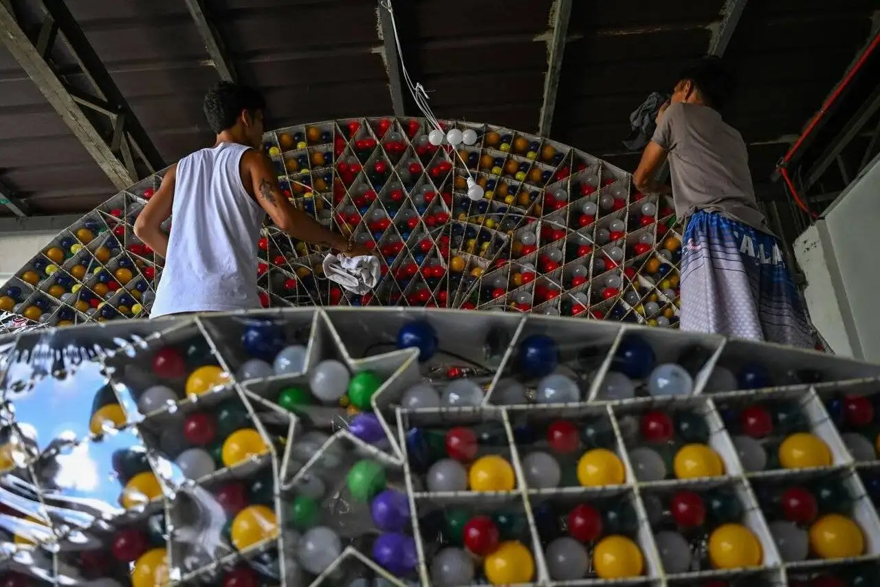 جشن فانوس ها در کریسمس فیلیپین