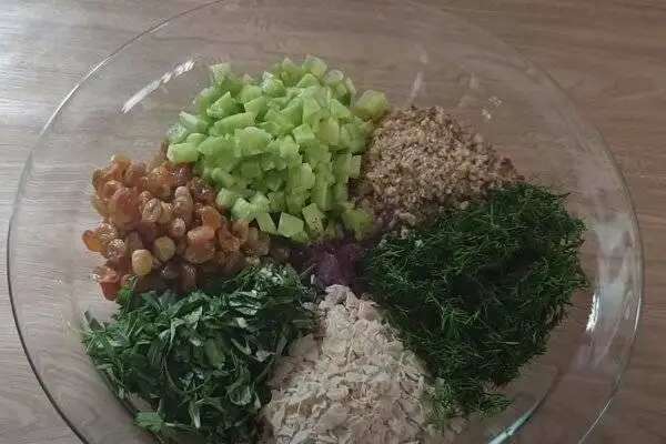 درست کردن آب دوغ خیار تبریزی ؛ غذایی خنک و تابستانه