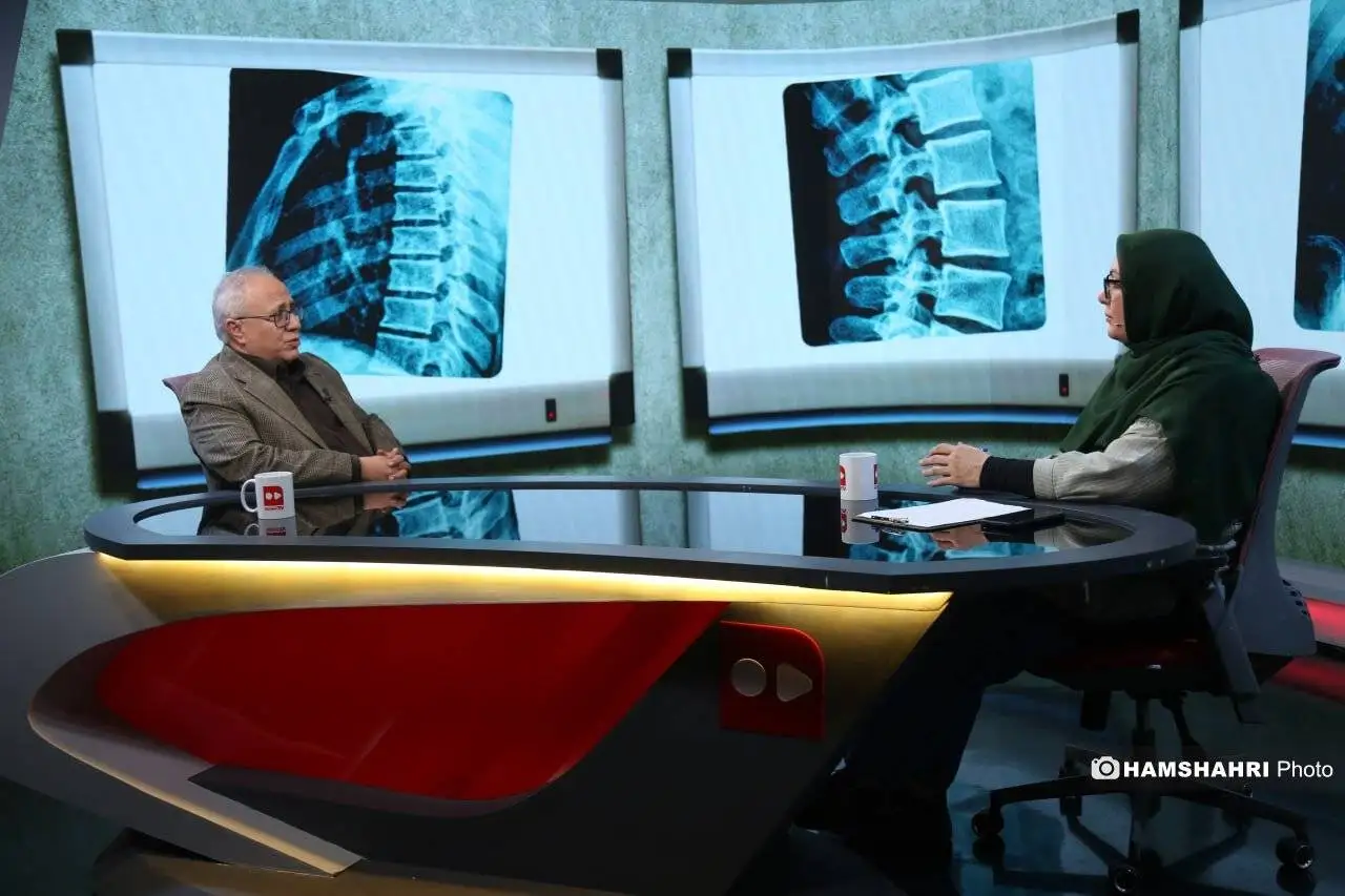 با ستون فقرات شوخی نکنید - قولنج شکستن با حوله علمی نیست