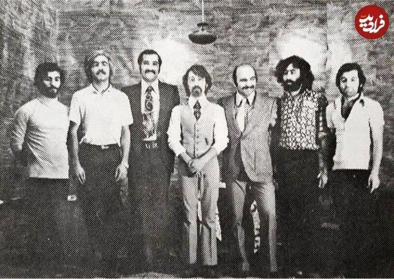 عکس سفر در زمان - تیپ و چهره داریوش ارجمند در 27 سالگی در دوران پهلوی - مرکز تئاتر مشهد در سال 1350 