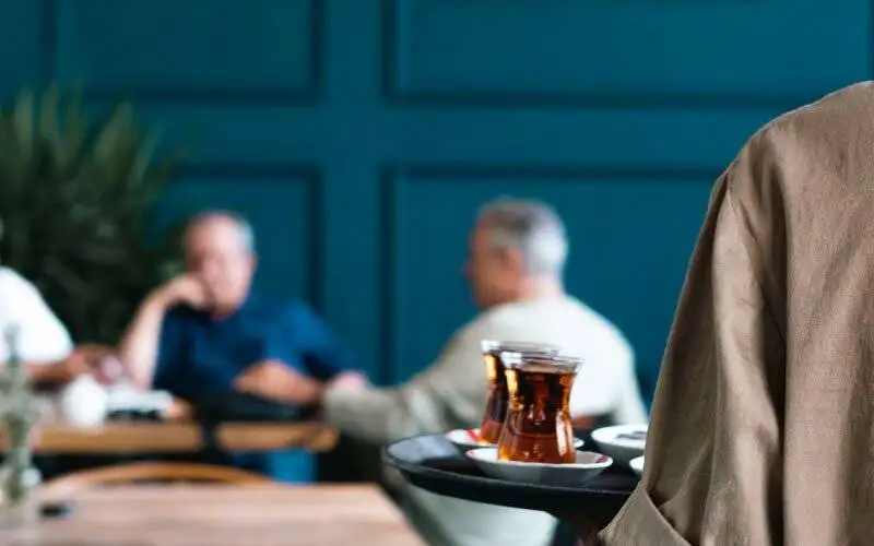 آدلی کافه، تجربه ای با طعم خاطره
