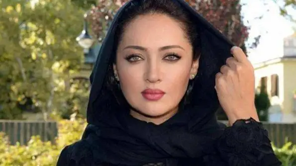 گریم نیکی کریمی (محبوبه) در پشت صحنه سریال (کیمیا)؛ سال 1394