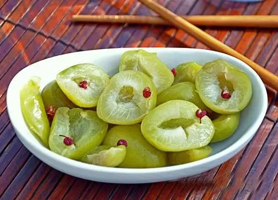 خانم های باردار گوجه سبز بخورند یا نه ؟