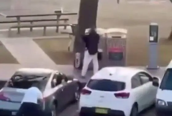 ای بی سی: یکی از مهاجمان سیدنی تحت نظر بود - اسرائیل نمی تواند از حادثه استرالیا سوءاستفاده کند - واکنش تل آویو - انگشت اتهام به سوی ایران و مقاومت