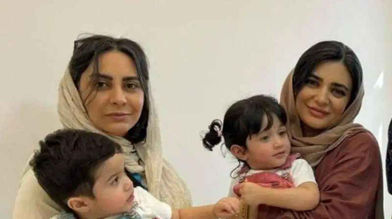 لیندا کیانی: کاش 15 سال پیش ازدواج می کردم + عکس دوقلوهای بامزه خانم بازیگر