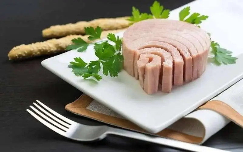 درست کردن تن ماهی خانگی و سالم بدون مواد اضافه کردنی در شیشه