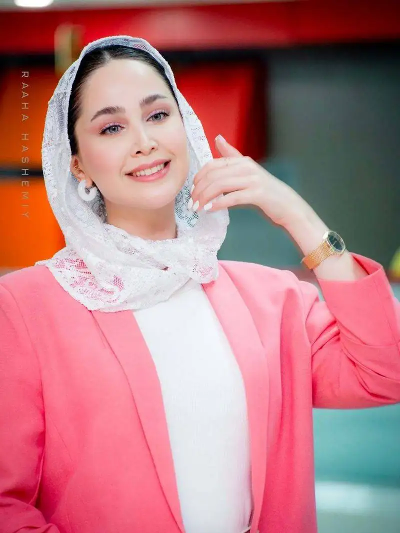 9 عکس فوق زیبای تینا یلان، بازیگر نقش (فرشته) سریال (اجل معلق) - در نخستین رونمایی با مردم با زیبایی اش و استایلش دل برد از همه !