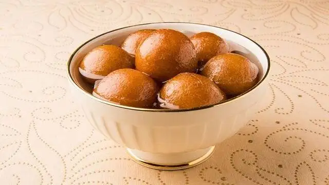 درست کردن لُقیمات ؛ دسر عربی با ماست برای افطارهای رمضان