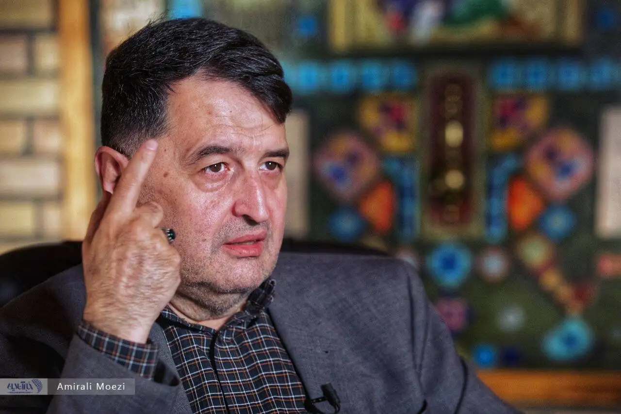 کاری را که مریم رجوی باید می کرد، علی فروغی کرد - اجازه پخش مستند ضدمجاهدین خلق مجید تفرشی را نمی دادند چون از ساخت و پخش سریال (گاندو) انتقاد کرده بود